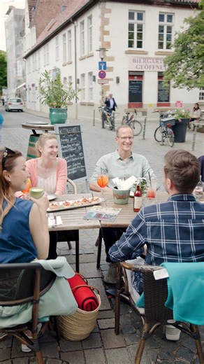 Bielefeld JETZT | Kulinarisch durch Bielefeld 襤 Schnapp dir deine Liebsten und entdecke die Bielefelder City bei einem genussvollen Spaziergang! ✨ Freu dich... | Instagram