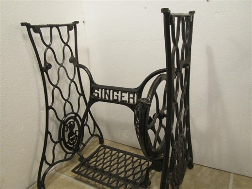 Antique Singer Treadle Sewing Machine Base, Industrial Look Table Base , Cast Iron Singer Table Base, Early 1900s ** FREE SHIPPING * Sing42 - Etsy