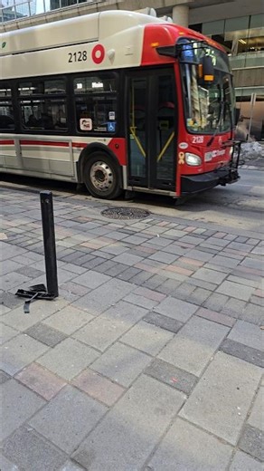 Ottawa OC Transpo New Flyer electric bus