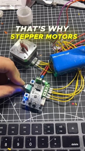 Stepper vs Servo Motor ⚙️ One Guesses, One Knows 🤯 #servomotor #steppermotor #diy