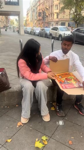 Sauberkeit im Bahnhofsviertel, die Obdachlosen lernen Verantwortung zu übernehmen indem sie ihren Müll wegräumen. Im Gegenzug erhalten sie eine Wunschpizza. Die Aktion wurde vom Unternehmer Rusbeh Toussi ins Leben gerufen #love #fy #FreeFire #fypシ゚viralシfypシ゚ #fypシ゚viralシ #fypviralシ #fypシ #chance #challenge #food #Donate #help #frankfurt #pizzalovers #homeless #shelter #tiktok #addiction #rapper #foryou #tv | Bijans Helfer mit Herz