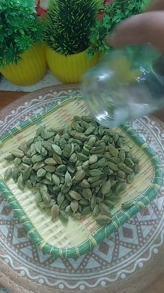हरी इलायची खाने के फायदे|cardamon benefits for good sleep 😴#health #ayurveda #shortsfeed​ #cardamom​
