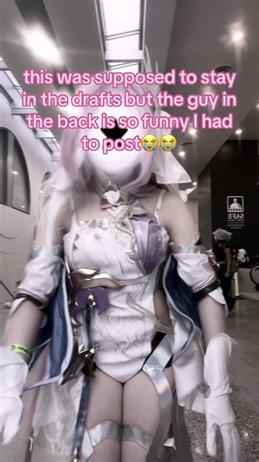 I literally turned around how did I not notice him 😭😭 #Elysia #Sacanime #honkaiimpact3rd #cosplay #fyp