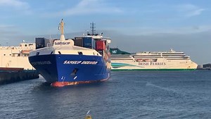 Slow & steady. Watch as Samskip Endeavour arrives into Dublin Port after its departure from Rotterdam, as Irish Ferries WB Yeats departs for Holyhead in the background. Can you spot Epsilon loading for France and dredger Waterway working in the channel? Get all up to date information on marine traffic on our website, which includes arrival, departure and information on ships in port! 🚢 Take a look: https://bit.ly/36N9kO6 Footage: Captured by Harbour Ops Team Dec. 2020 | Dublin Port Company