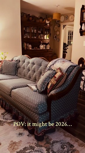 Stepping Back in Time: 1980s Vintage Home Experience