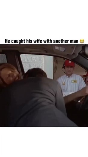 Clipsrush on Instagram: "American Beauty (1999) – Movie Summary American Beauty is a dark comedy-drama film that explores suburban life, midlife crises, and the illusion of the “perfect” American dream. The story follows Lester Burnham, a middle-aged man who feels trapped in his mundane job and loveless marriage to his materialistic wife, Carolyn. Disillusioned with his life, Lester undergoes a personal awakening after becoming infatuated with his teenage daughter’s friend, Angela. As Lester qui