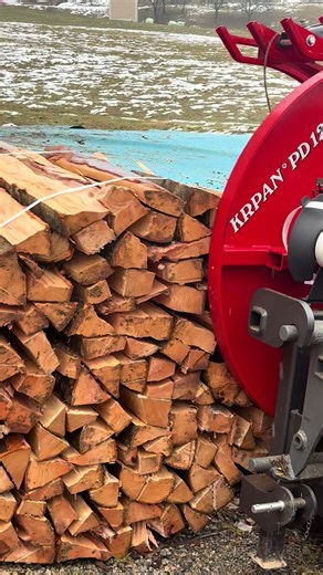 Landleben erleben: Bündel hacken mit Weidemann