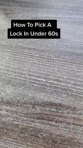 how to pick a padlock in under 60s!! #crimetok #tiktoktrends #lockpicking #fyp #helpful #foryou #skilled #omg #wow #foryoupage #lockwork #amazing