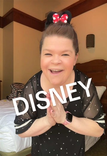 I’m a mouse.. duh #disney #disneyworld #disneyadult #meangirls | Disneyland