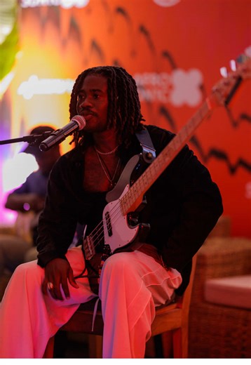 What a way to start the year. Started this year by having my first performance @AFROSON1CX and I’d say it’s been a blessing. The great reception from the audience, the beautiful connections made and the experiences shared. Coming from a very rough year(2025), this was definitely uplifting and there’s more coming actually!! Stay close for more performances, and what do you know? I might be coming to your city next 😉 Big thanks to my team; @Kingfelix.ewe 🥁 @ahomah01 🎸 @Ghostix 🎥 Color grading 