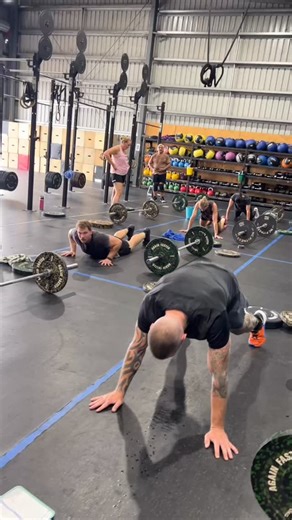 #nevermissamonday ! Today was 🌶️, everyone’s favourite combo- Burpees and Thrusters. #crossfit #darwin #gym | CrossFit Abode South