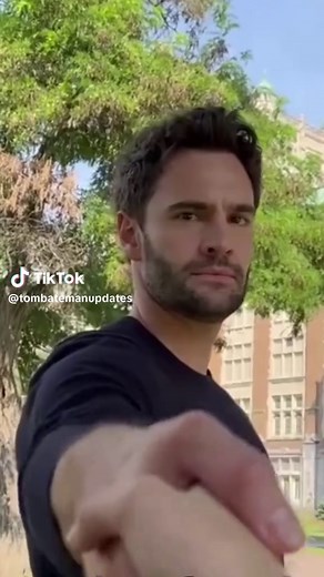 Tom Bateman and Lili Reinhart on The Love Hypothesis Set