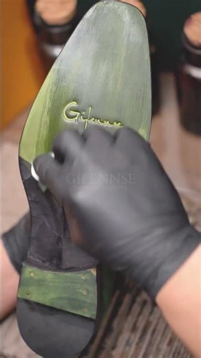 Gifennse Green Suture Loafers: Coloring and Flame Grilling Process H #mensshoes #shoes #usa