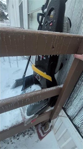 ts cut my finger open lol#2026 #winterstorm