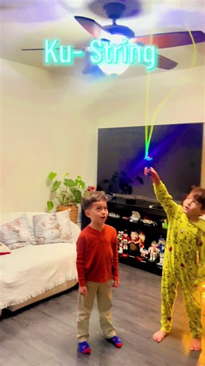 Ku string is easy to used!! The perfect gift for our kids regalo perfecto para nuestros niños. Se divierten mucho #foryoupage #toys #string #shooter #paratiiiiiiiiiiiiiiiiiiiiiiiiiiiiiii
