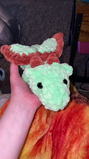Little dragon 🐉✨ Crocheting free patterns! Pattern by: @Amiteurhour #crochet #crocheter #crochetinspiration #crochetinspo #crochetideas #thankyou #amigurumi #handmade #yarnlovers#handmadewithlove #crochetaddict #cute #love #stuffie #plushie #plush #diycraft #diycrafts #fiberart #craftersoftiktok #craftok #handmadegifts #yarntok #crochettiktok#handcrafted #dragon #pattern
