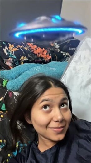 Alien 👽 on my head #theothersideofmakebelieve #alein #viral #haveitoldyoulatelythatiloveyou