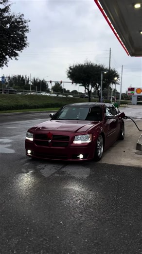 Unique Features of Properly Wired Mirrors in Magazines