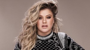 Kelly Clarkson lays bare her deepest insecurities surrounding her weight