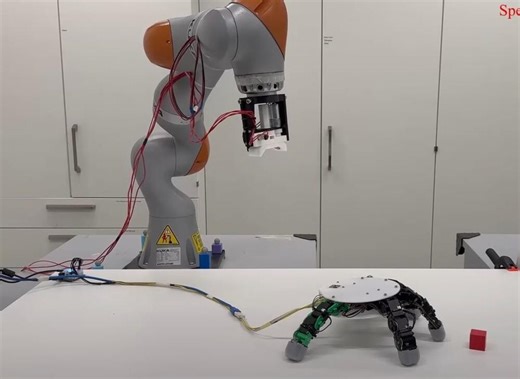 Robot hand can detach from arm, crawl over to objects, and pick them up – Lifeboat News: The Blog