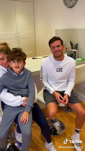 THE FUNNIEST PRANK EVER... 😂😂😂😂 #pranks #prankwars #lol | funny prank