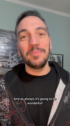 The Prog Legends Show torna in tour! 🎸⚡ La nuova tournée italiana parte il 7 febbraio a Seriate (BG), con altre date in tutta Italia. Un nuovo tour, una scaletta rinnovata e la passione per il progressive rock! ❤️ Non vediamo l'ora e speriamo di vedervi presto! 🎟 Tutte le date e i biglietti sono disponibili sul nostro sito. #progrock #progressiverock #progressive #genesis #live #liveshow #pinkfloyd #rushband #marillion #kingcrimson #concerto #music #italy #italia #tourdates #biglietti #musica 