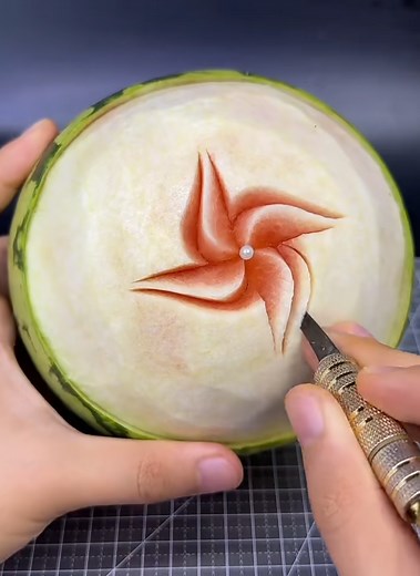 Amazing Watermelon Carving: Fruit to Floral Masterpiece Art!