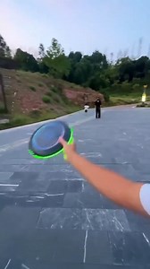41K views · 219 reactions | Whether you're at the beach, park, or just in your backyard, this disc is sure to amaze everyone around. RGB LED Flying Disc: https://cutt.ly/prwqBsS8 More Sports games: https://cutt.ly/orwq2CRY #sports #beach #disc #LED #fun | DHgate | Facebook