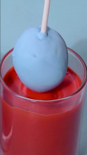 Feelin’ crabby, but make it sweet with this Mr. Krabs cake pop! 🦀🍭