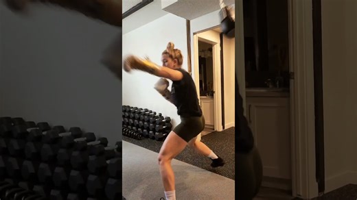 Bree Howling showing off dope head movement drills for boxing