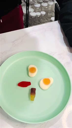 Delicious!! Wait until the end to see the flavor 🍭 www.candyandyllc.com #candyshop #gummies #candy #cocacola #vanilla #smallbusiness #roadto10k