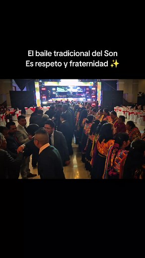 El baile tradicional del Son, es una expresión de respeto y fraternidad entre familias y personas allegadas ✨️💐 #guatemala #quetzaltenango #xela #xelaju #guatemala🇬🇹 #guatemala🇬🇹viral #chapines502🇬🇹 #chapin #indumentaria #indumentariamayagt #tradiciones #baile #marimba #sones #Viral #fyp #parati #tradiciones