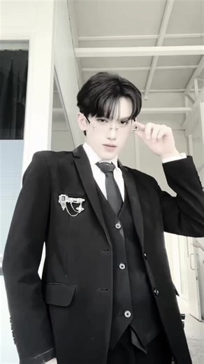 ถึงจะตัดไม่ค่อยสวยแต่ตั้งใจตัดให้ไคโลนะะะ รักไคโลมาก ๆ อยู่ที่นั้นไม่รู้จะเปนยังไงบ้างอย่าลืมไปเต้นให้คนตรงนั้นดูนะะ 🩷@Kailo