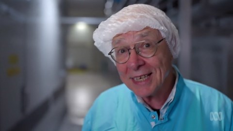 Dr Karl's How Things Work: The process of making cheese - ABC Education