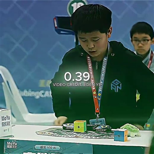 Ziyu Ye New 2x2 Cube World Record Single  #rubikscube #viral #shorts