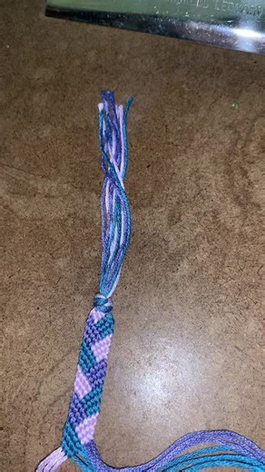 I’m sure many people use the same method as me, but some may not! I just wanted to share what I do to the ends of my bracelets!! #friendshipbracelettutorial #howtomakeafriendshipbracelet #friendshipgoals #friendshipbracelets #titktokshop