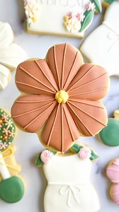 84K views · 226 reactions | This flower cookie gives boho vibes 殺 #royalicingcookies #oddlysatisfying #decoratedcookies #cookiedecorating | Butterfly Bakes ATL | Facebook