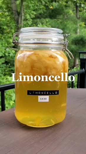 Making Limoncello at Home: A DIY Recipe for Lemon Liqueur Enthusiasts