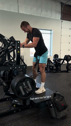 Sometimes you gotta ego lift to keep the gym entertaining 😂