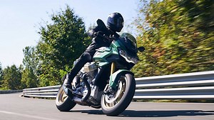 Best Earbuds For Riding