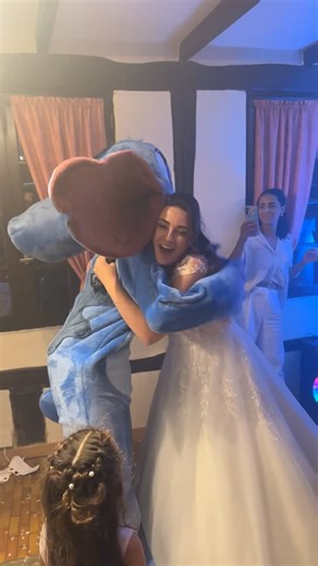 ✨Instant magique✨ on Instagram: "🎉 FORMULE ANNIVERSAIRE MAGIQUE – 170€ 🎉 ⏰ 2H d’animations féeriques ✨ Spectacle de magie interactif ⛄ Apparition d’Olaf 🎈 Sculpture de ballons 🎨 Tatouages éphémères 🖌️ Ateliers créatifs 🎨 Coloriage 🎲 Grands jeux animés : Quiz, Danse, Défis 💍 FORMULE MARIAGE • BAPTÊME • ENTREPRISE – 230€ 💼 👑 SUPPLÉMENTS MAGIQUES 👑 🦸‍♂️ Personnages 🕷️ Spider-Man – 50€ 🦸‍♀️ Pyjamasques – 60€ ⚡ Pikachu – 70€ 🐾 Pat’Patrouille – 70€ 🚀 Buzz l’Éclair – 70€ 🌀 Stitch – 90€