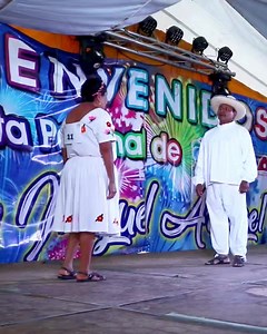 1.3M views · 47K reactions | Así se baila el huapango tradicional ❤️ | Huasteca | Facebook