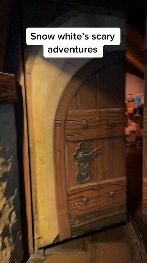 #snowwhite #disneyland #anahiemcalifornia #Agundezfamilyfun