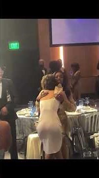 ‪@zendaya‬ and Kiki interaction - I literally can't breathe ✨#kiki #awards #essence #essencebwih