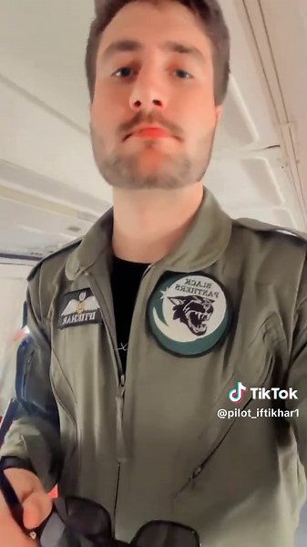 Aviation Uniforms: Style and Functionality Explained