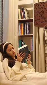 My book collection has been growing and I never really had a bookshelf to display and store all of my reads, so i finally gave them a home 🏠❤️ I finally have a book nook in my room!! 🙈🙈 | Ysabel Ortega