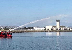 Hovercraft training for fire services (video)