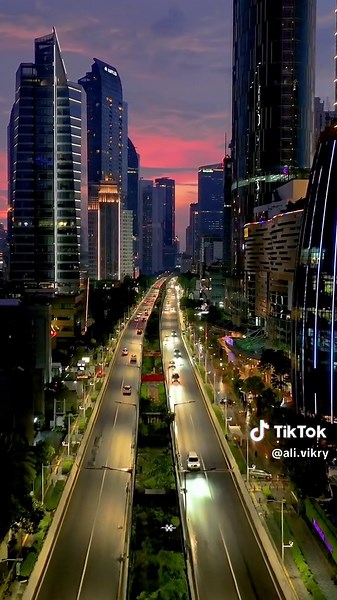 Jakarta Sepi di Malam Minggu: Aerial View with DJI Mavic 3 Pro