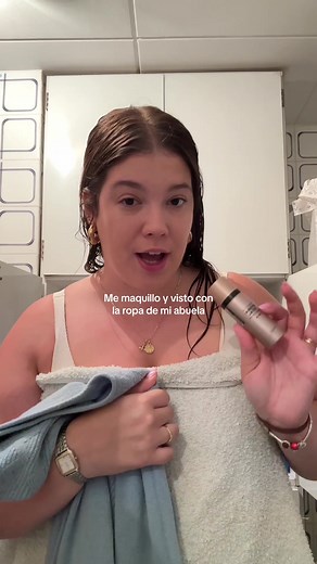 Maquillaje y Ropa de Abuela para Todos los Santos