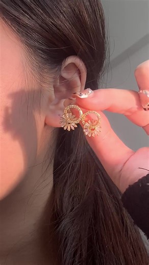 Dainty Daisy Hoops: Perfect Everyday Earrings